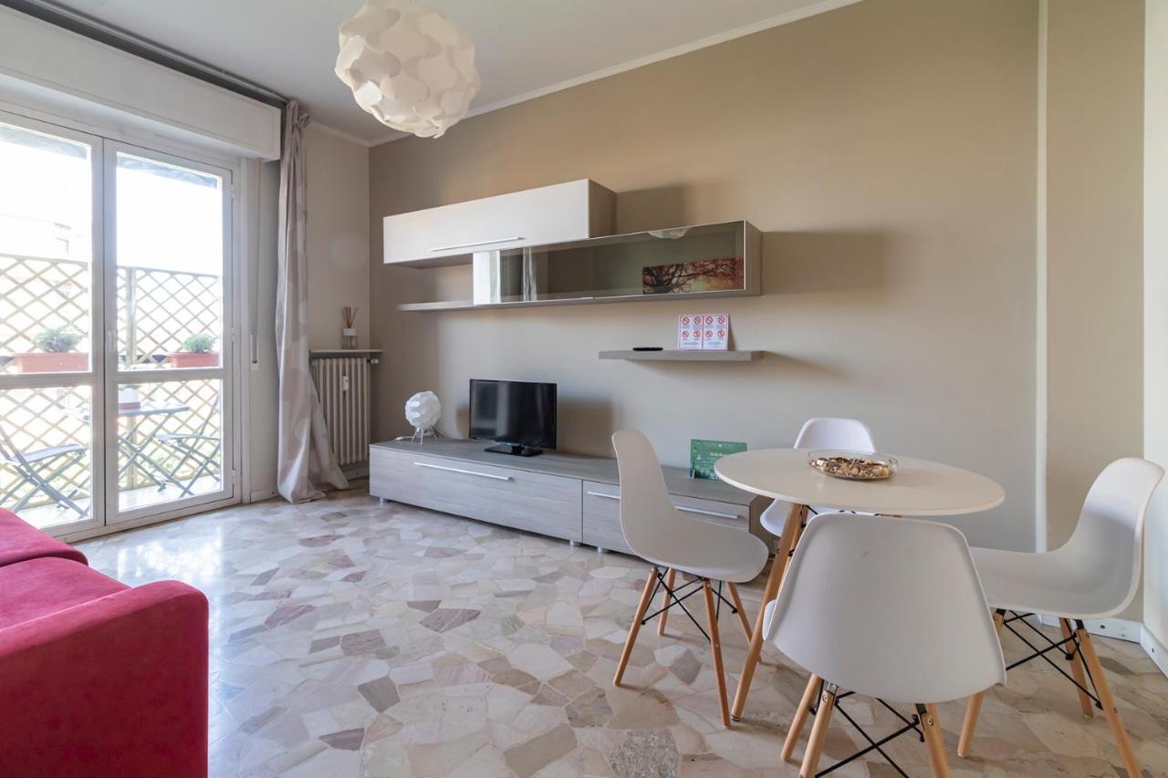 Altido Trendy Flat With Balcony, Easy Access To Milan Centre Milão Exterior foto