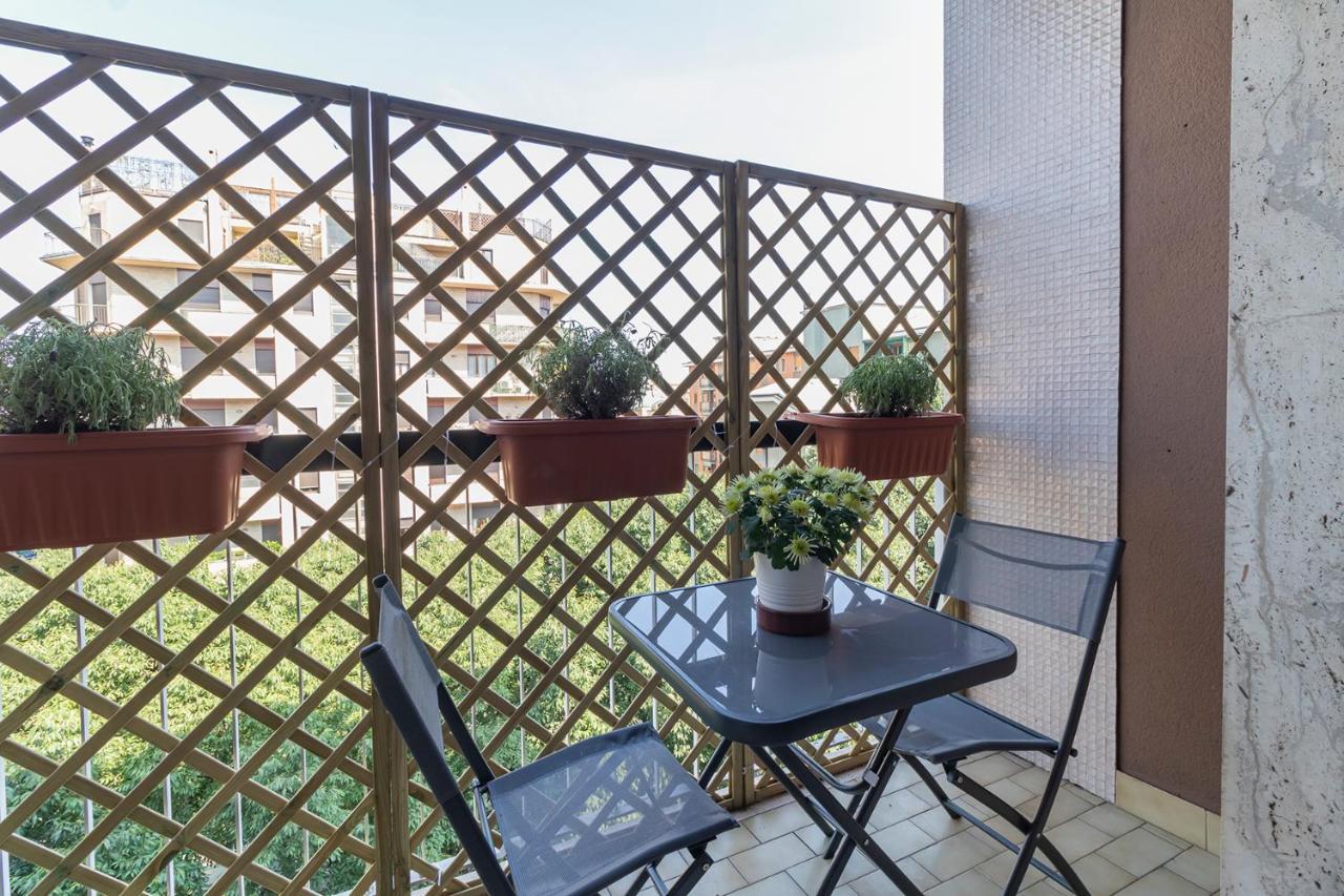 Altido Trendy Flat With Balcony, Easy Access To Milan Centre Milão Exterior foto
